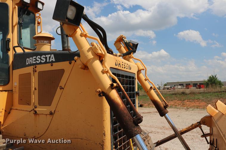 image for item DD8275 2005 Dresser TD15M dozer