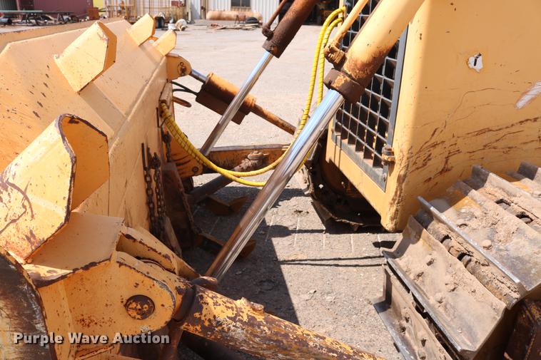 image for item DD8275 2005 Dresser TD15M dozer