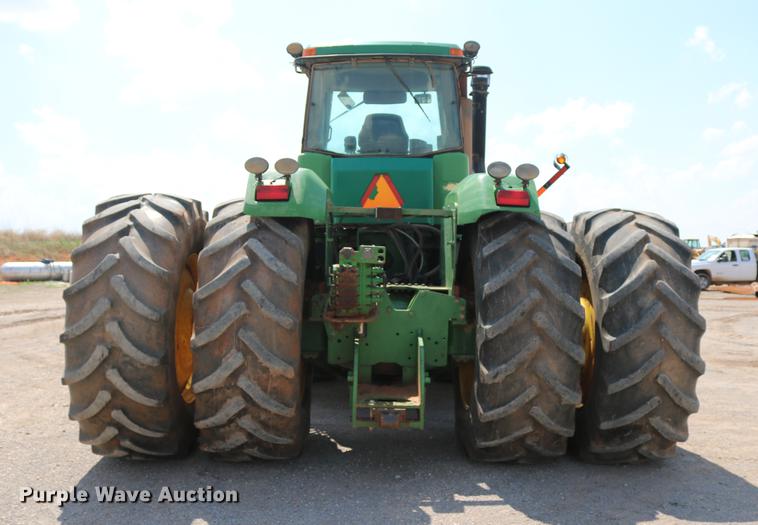 image for item DD8276 2003 John Deere 9520 Scraper Special 4WD tractor