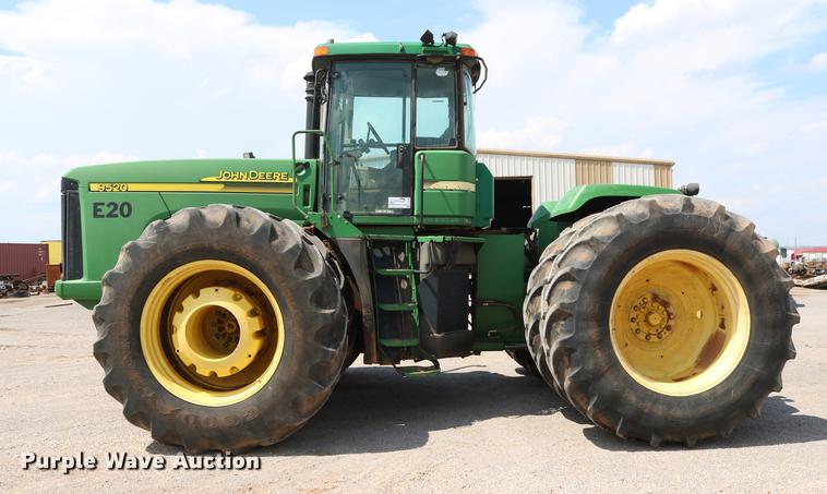 image for item DD8276 2003 John Deere 9520 Scraper Special 4WD tractor