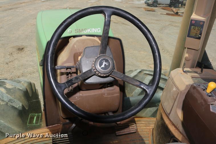 image for item DD8276 2003 John Deere 9520 Scraper Special 4WD tractor