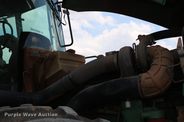 image for item DD8276 2003 John Deere 9520 Scraper Special 4WD tractor