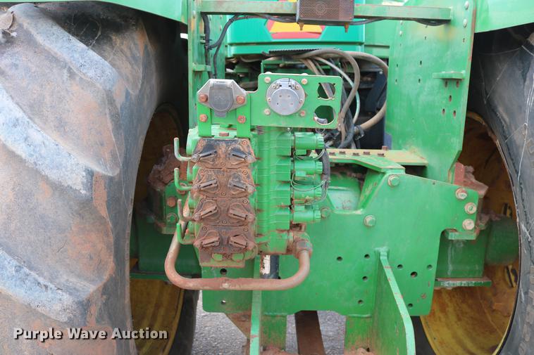 image for item DD8276 2003 John Deere 9520 Scraper Special 4WD tractor