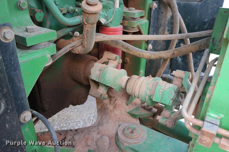 image for item DD8276 2003 John Deere 9520 Scraper Special 4WD tractor