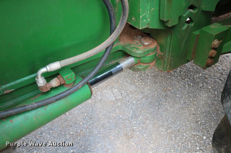 image for item DD8276 2003 John Deere 9520 Scraper Special 4WD tractor