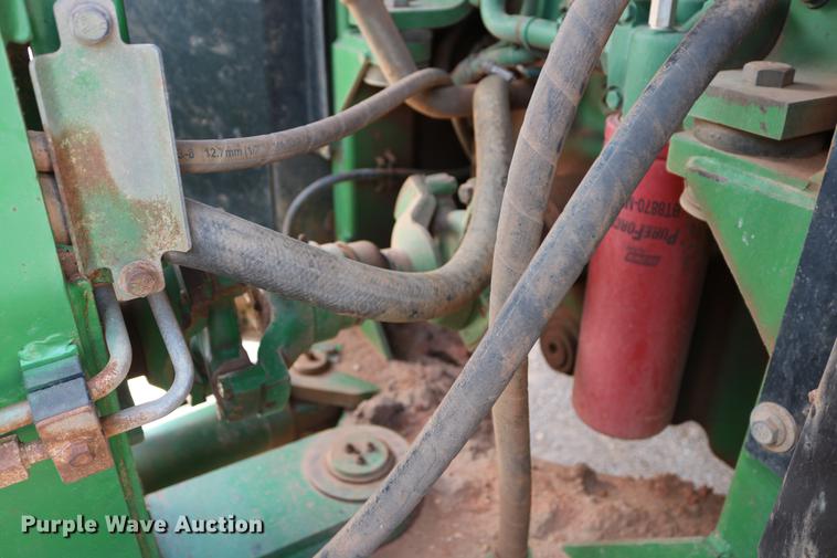 image for item DD8276 2003 John Deere 9520 Scraper Special 4WD tractor