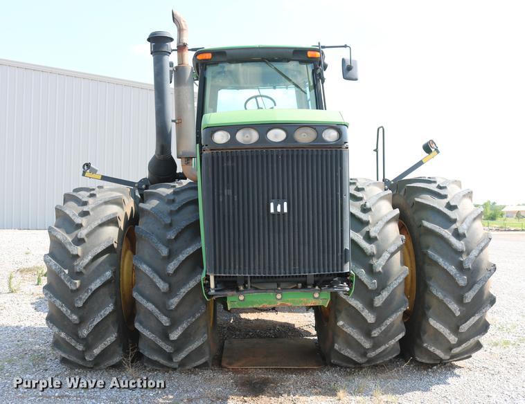 image for item DD8278 2006 John Deere 9520 Scraper Special 4WD tractor