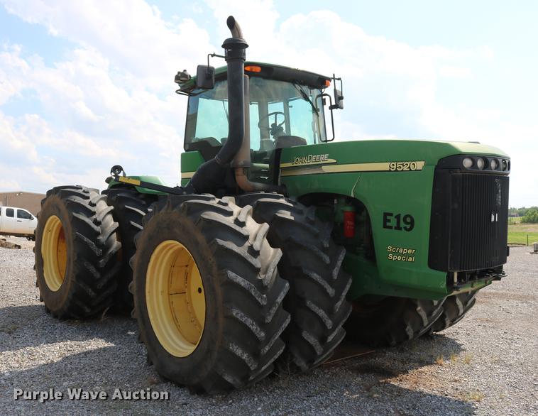 image for item DD8278 2006 John Deere 9520 Scraper Special 4WD tractor