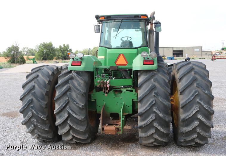 image for item DD8278 2006 John Deere 9520 Scraper Special 4WD tractor