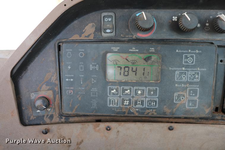 image for item DD8278 2006 John Deere 9520 Scraper Special 4WD tractor