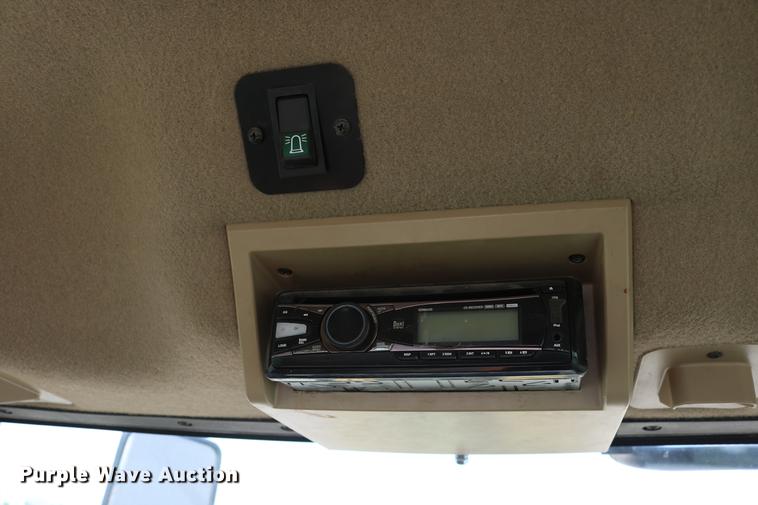 image for item DD8278 2006 John Deere 9520 Scraper Special 4WD tractor