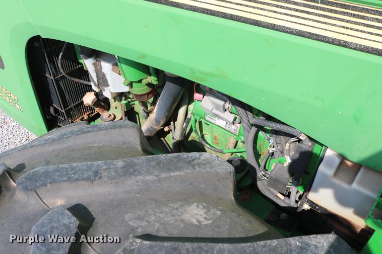 image for item DD8278 2006 John Deere 9520 Scraper Special 4WD tractor