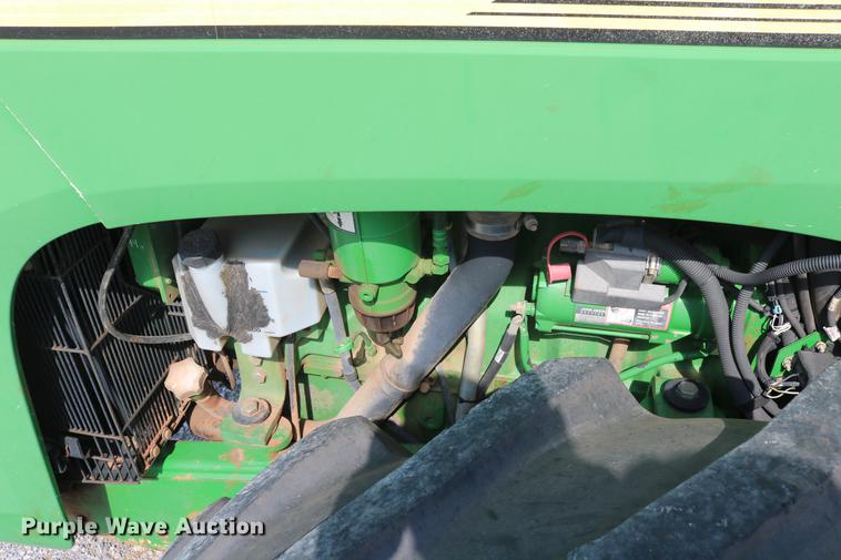 image for item DD8278 2006 John Deere 9520 Scraper Special 4WD tractor