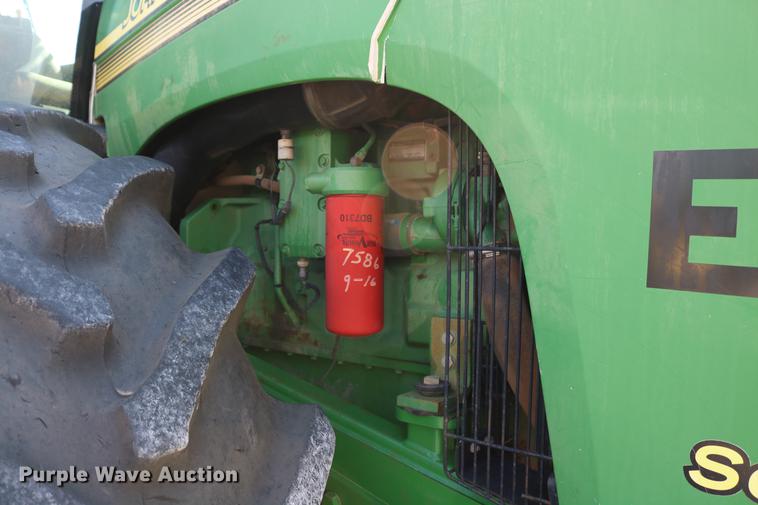 image for item DD8278 2006 John Deere 9520 Scraper Special 4WD tractor