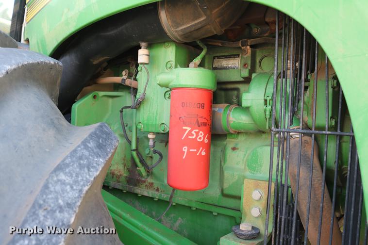 image for item DD8278 2006 John Deere 9520 Scraper Special 4WD tractor