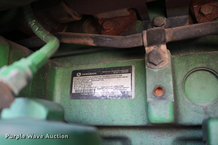 image for item DD8278 2006 John Deere 9520 Scraper Special 4WD tractor