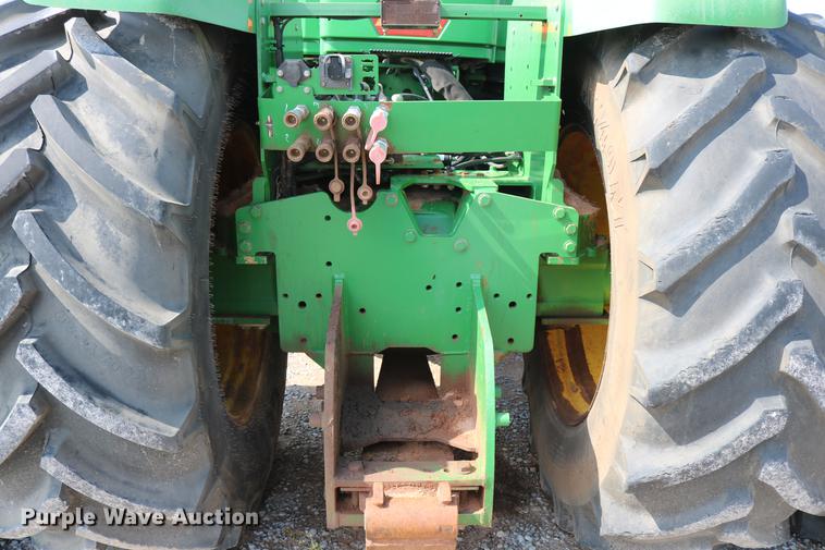 image for item DD8278 2006 John Deere 9520 Scraper Special 4WD tractor