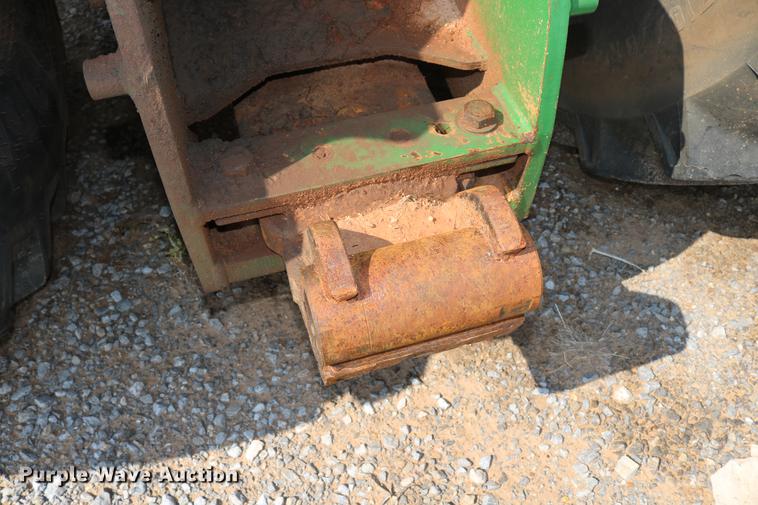image for item DD8278 2006 John Deere 9520 Scraper Special 4WD tractor