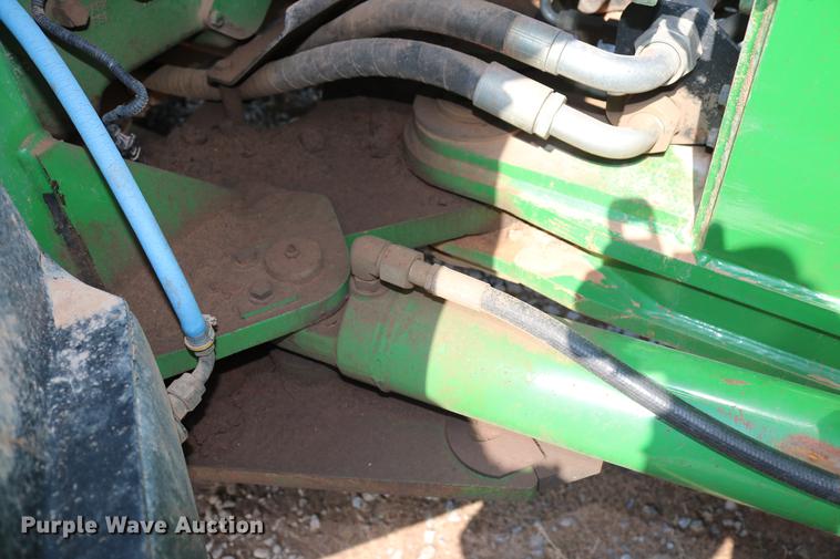 image for item DD8278 2006 John Deere 9520 Scraper Special 4WD tractor