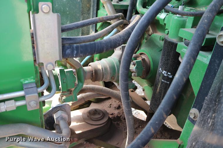 image for item DD8278 2006 John Deere 9520 Scraper Special 4WD tractor