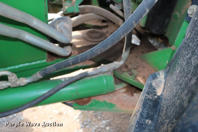 image for item DD8278 2006 John Deere 9520 Scraper Special 4WD tractor