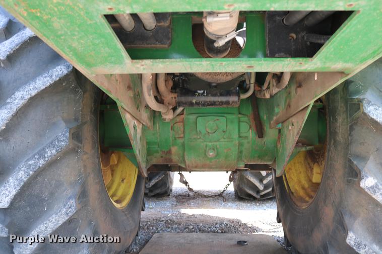 image for item DD8278 2006 John Deere 9520 Scraper Special 4WD tractor