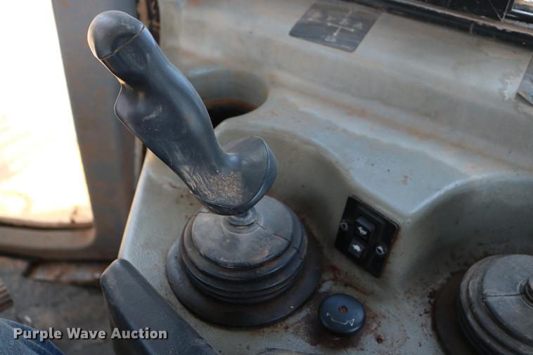 image for item DD8281 2005 Caterpillar D6R XL Series II dozer