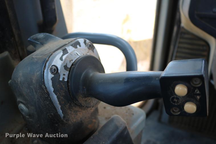 image for item DD8281 2005 Caterpillar D6R XL Series II dozer