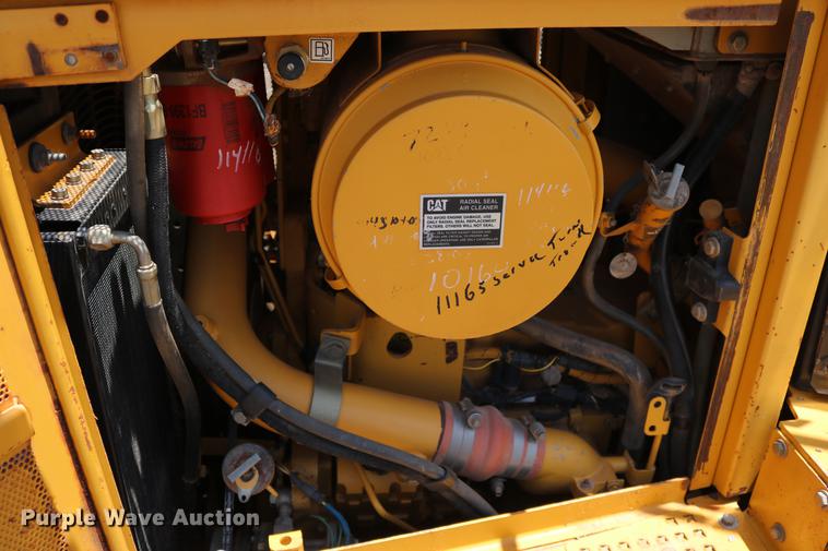 image for item DD8281 2005 Caterpillar D6R XL Series II dozer