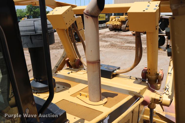 image for item DD8281 2005 Caterpillar D6R XL Series II dozer