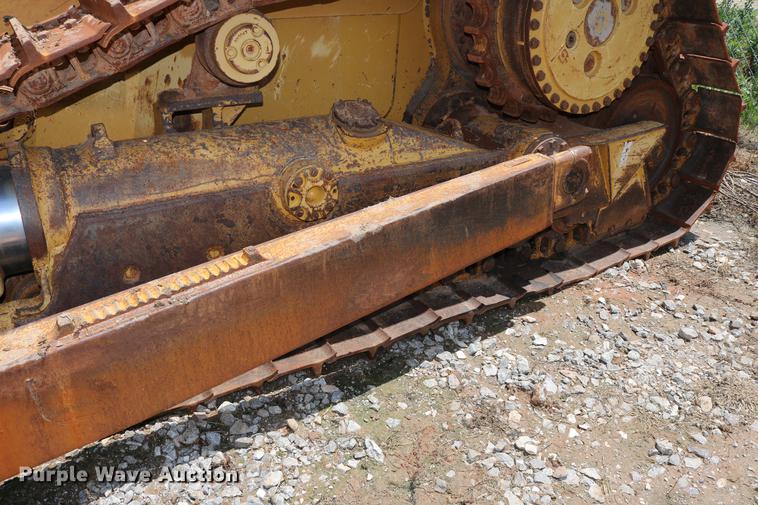 image for item DD8281 2005 Caterpillar D6R XL Series II dozer
