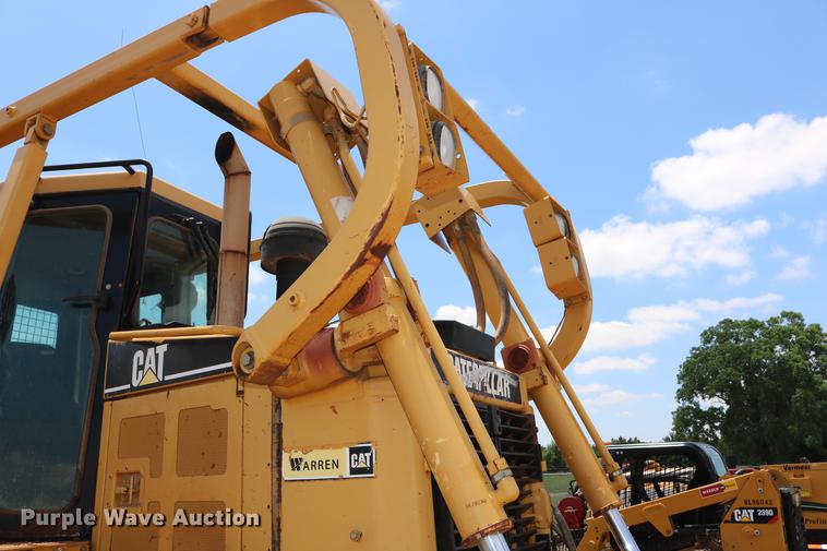 image for item DD8281 2005 Caterpillar D6R XL Series II dozer