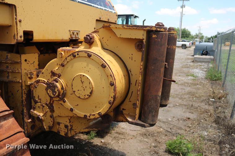 image for item DD8281 2005 Caterpillar D6R XL Series II dozer