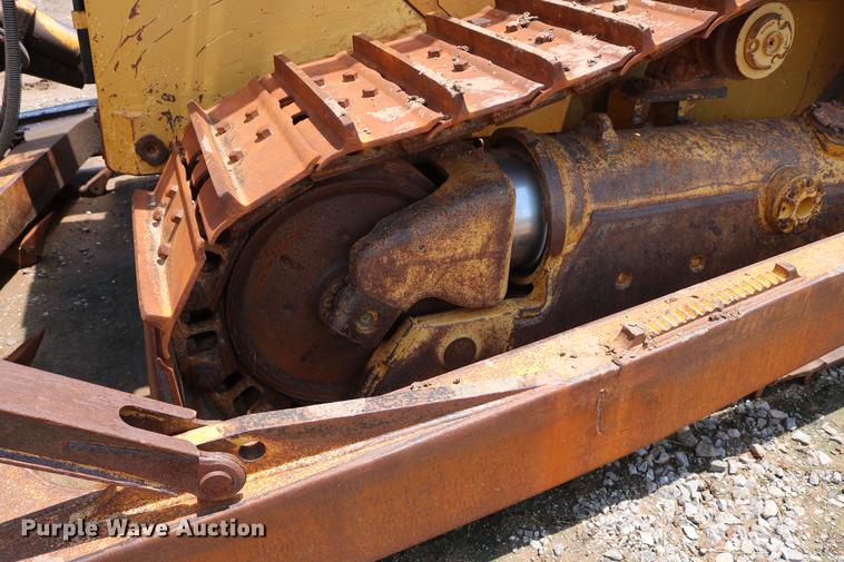 image for item DD8281 2005 Caterpillar D6R XL Series II dozer