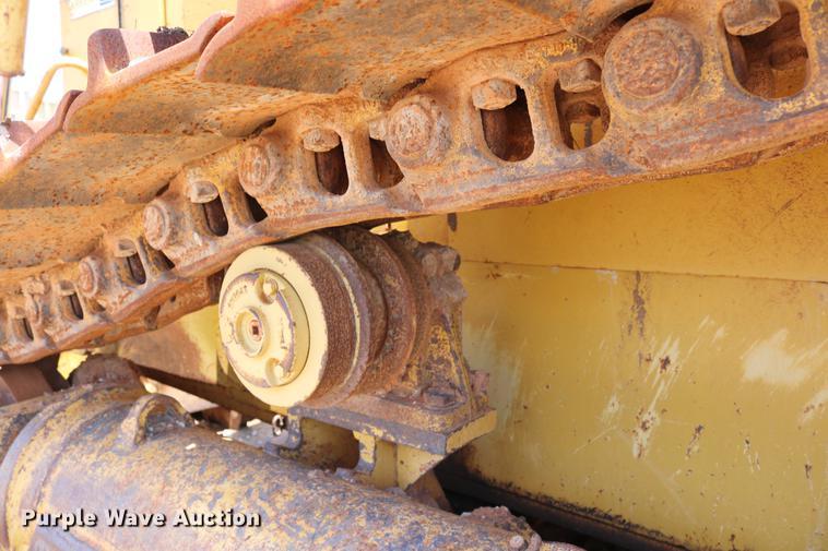 image for item DD8281 2005 Caterpillar D6R XL Series II dozer