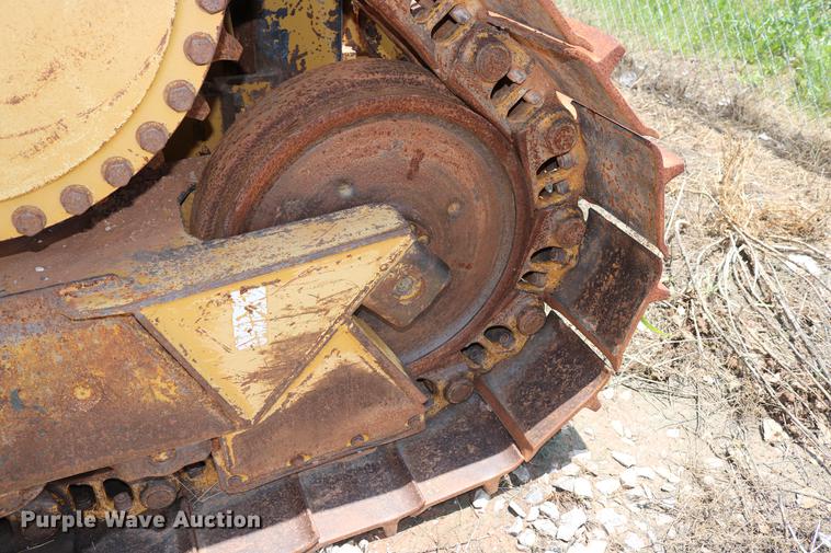 image for item DD8281 2005 Caterpillar D6R XL Series II dozer