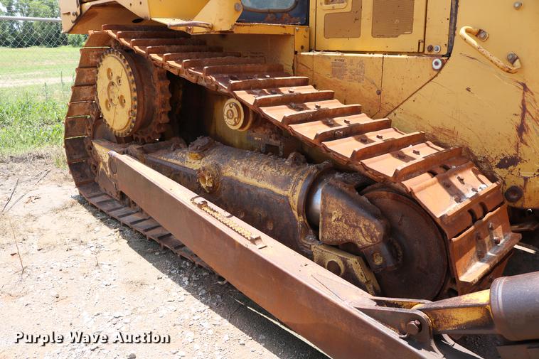 image for item DD8281 2005 Caterpillar D6R XL Series II dozer