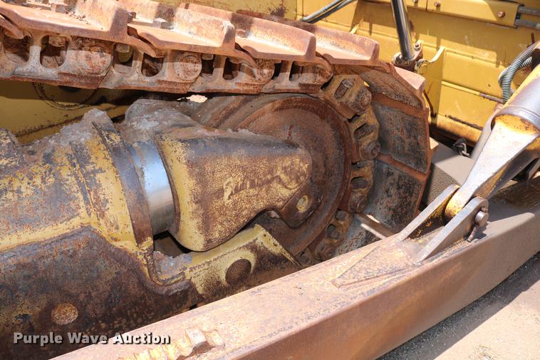 image for item DD8281 2005 Caterpillar D6R XL Series II dozer