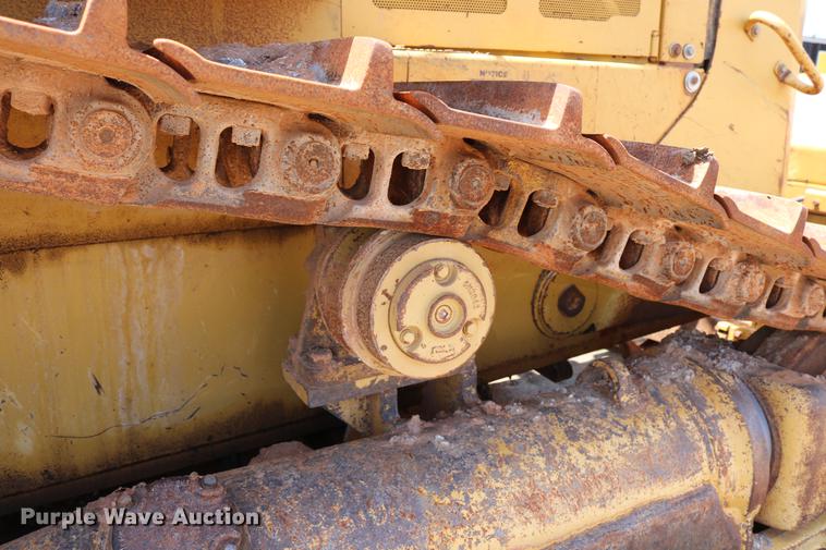image for item DD8281 2005 Caterpillar D6R XL Series II dozer