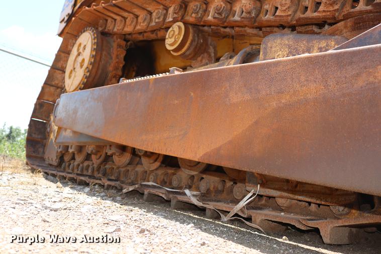 image for item DD8281 2005 Caterpillar D6R XL Series II dozer