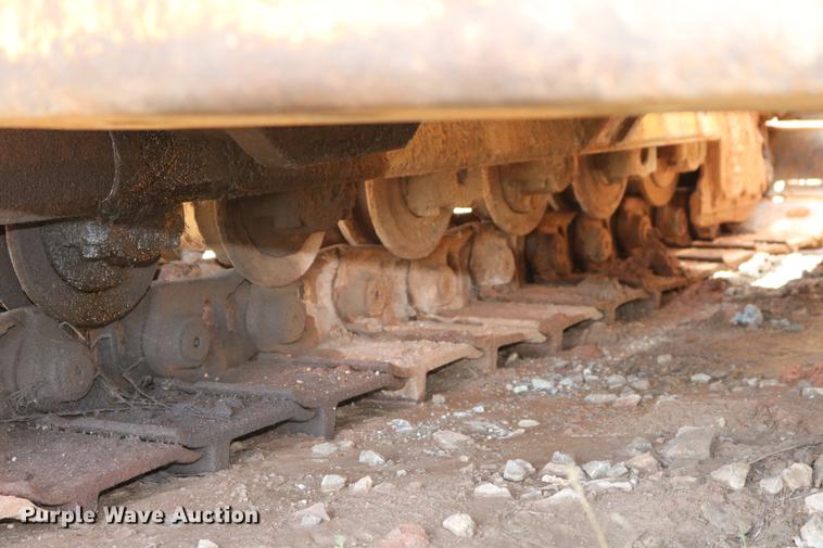 image for item DD8281 2005 Caterpillar D6R XL Series II dozer