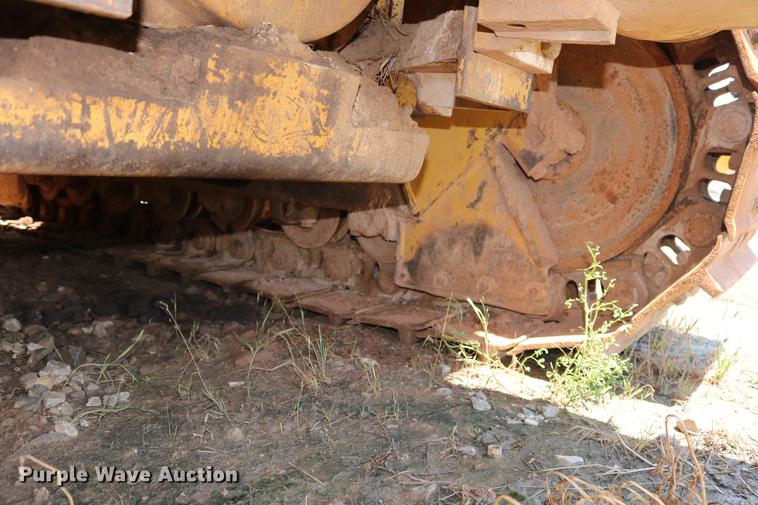 image for item DD8281 2005 Caterpillar D6R XL Series II dozer