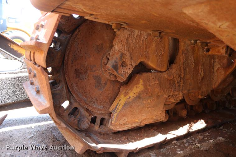 image for item DD8281 2005 Caterpillar D6R XL Series II dozer