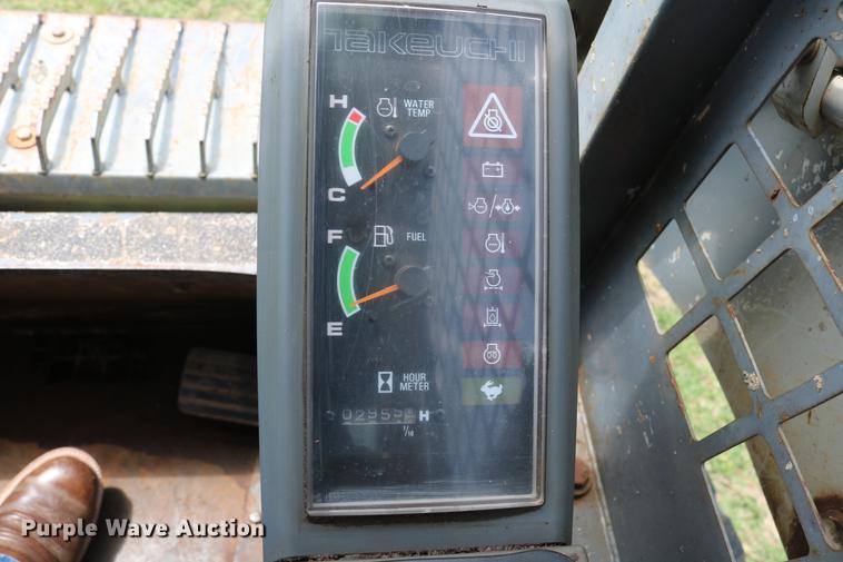 image for item DD8286 2007 Takeuchi TL130 skid steer