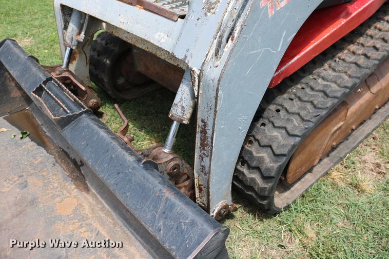 image for item DD8286 2007 Takeuchi TL130 skid steer