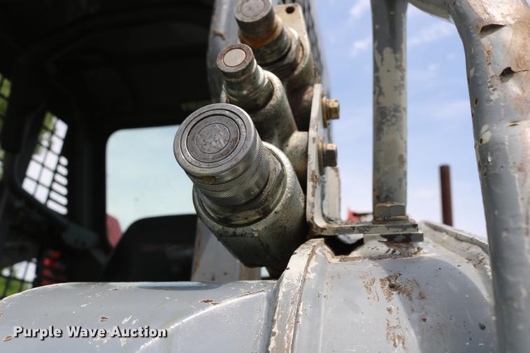 image for item DD8286 2007 Takeuchi TL130 skid steer