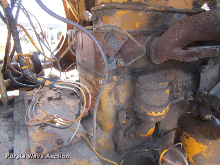 image for item DD8472 Caterpillar 955 track loader