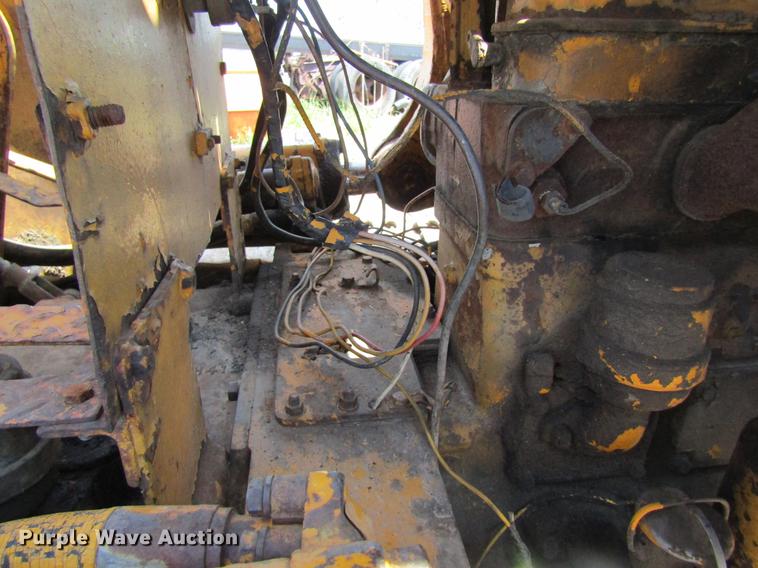 image for item DD8472 Caterpillar 955 track loader