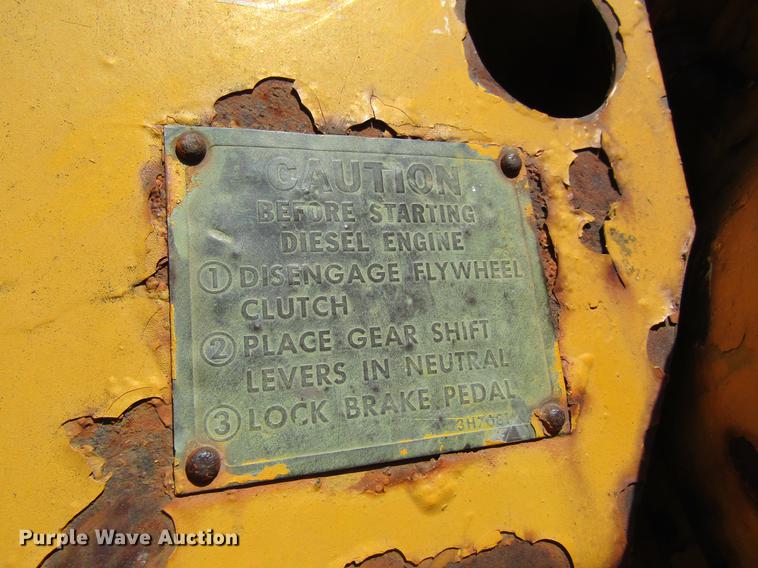 image for item DD8472 Caterpillar 955 track loader