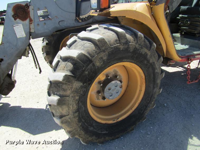 image for item DD8489 2000 New Holland LM430 telehandler